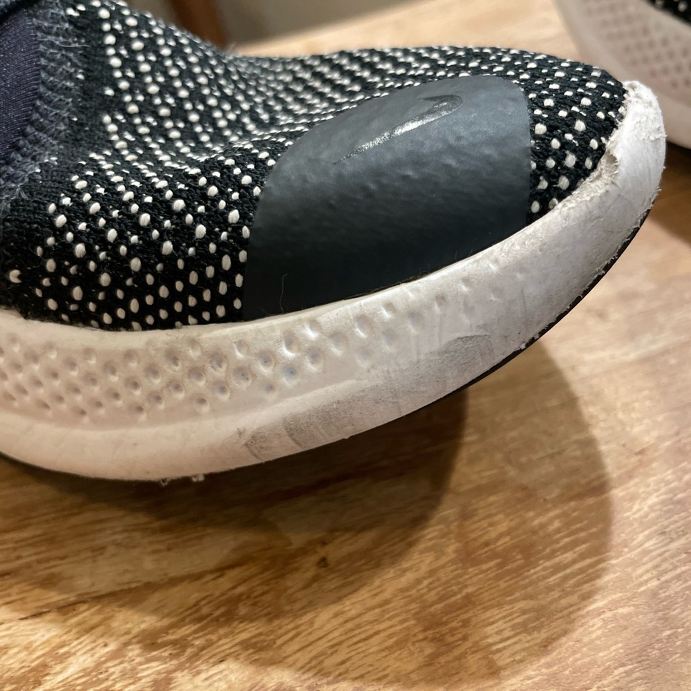 Nike Joyride - Black and White Running Shoes with Teal Highlights - Picture 7 of 9